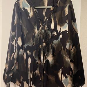 Adrianna Papell size medium button up blouse